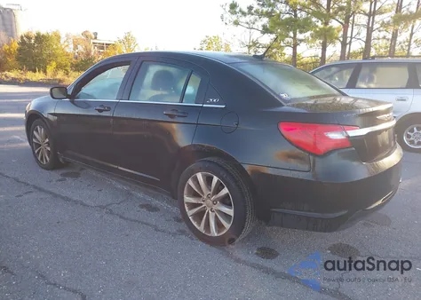 2013 Chrysler 200 Touring z USA, uszkodzony, nr VIN 1C3CCBBB0DN598778